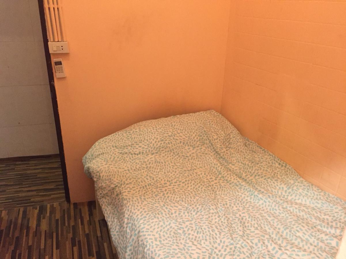 Big Orange Localstay At Siam Бангкок Экстерьер фото